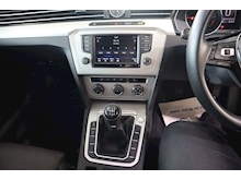 Volkswagen Passat TDI BlueMotion Tech SE Business - Thumb 10