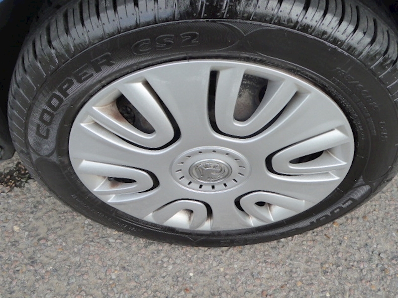 Vauxhall Agila Design 1.2 5d Hatchback Petrol