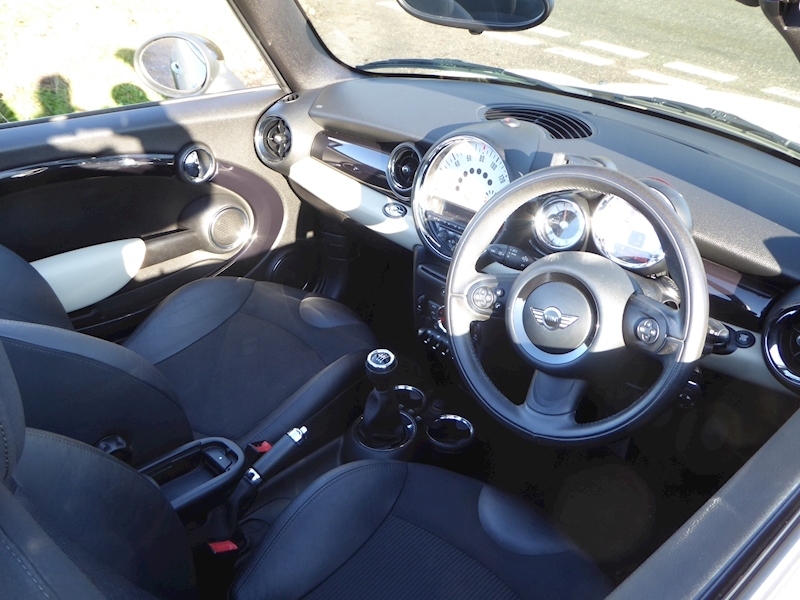 Mini Mini Mini Cooper Convertible 1.6  Petrol