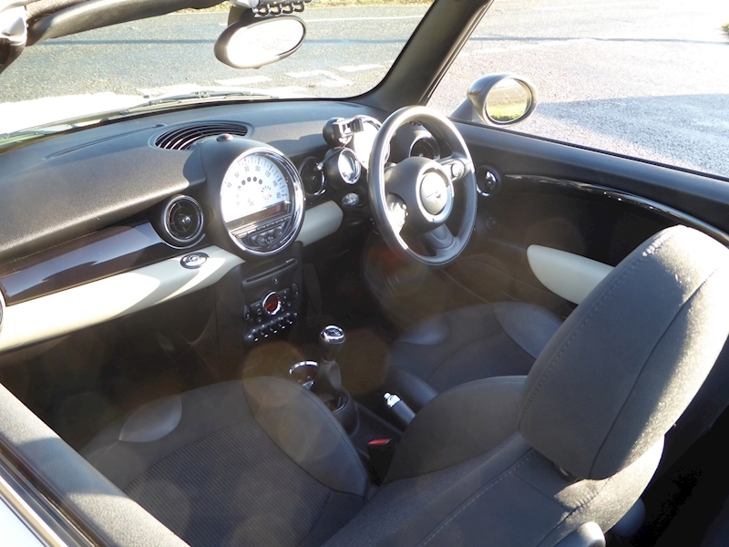 Mini Mini Mini Cooper Convertible 1.6  Petrol