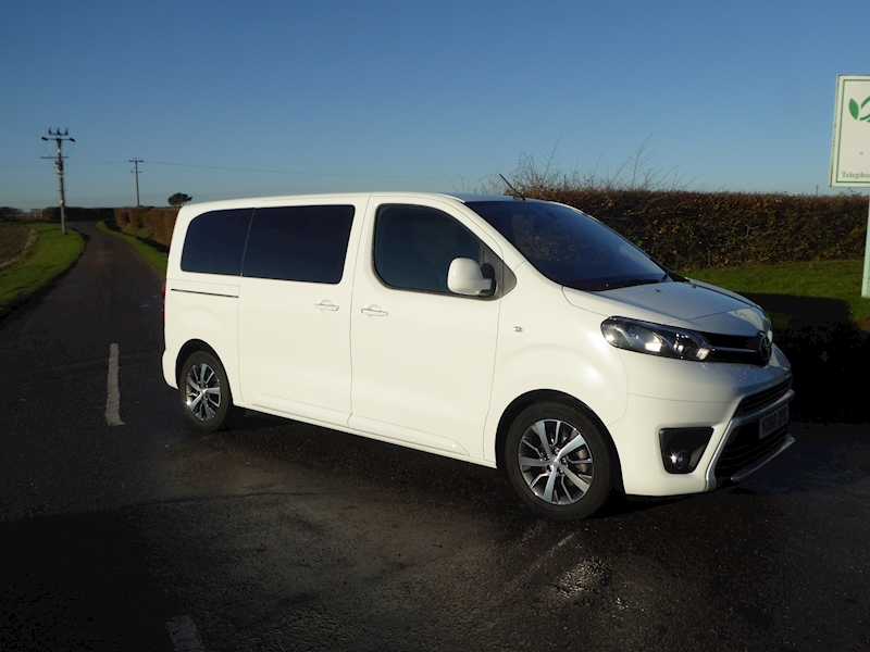 Toyota Proace Verso D-4D L1 Family Van With Side Windows 2.0 Manual Diesel