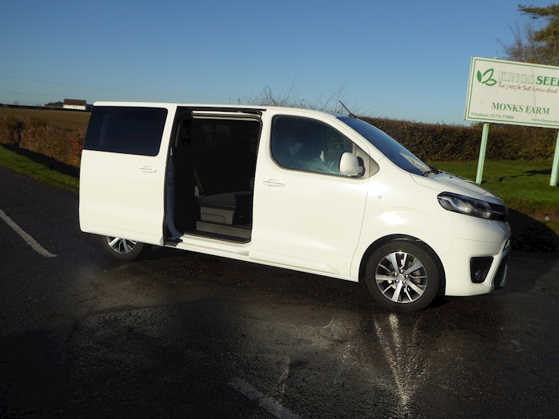 Toyota Proace Verso D-4D L1 Family Van With Side Windows 2.0 Manual Diesel