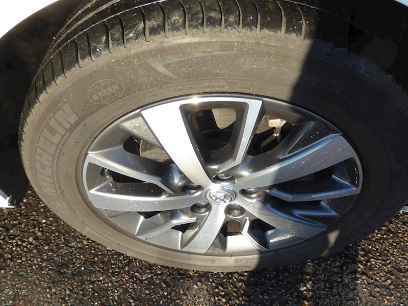 Toyota Proace Verso D-4D L1 Family Van With Side Windows 2.0 Manual Diesel