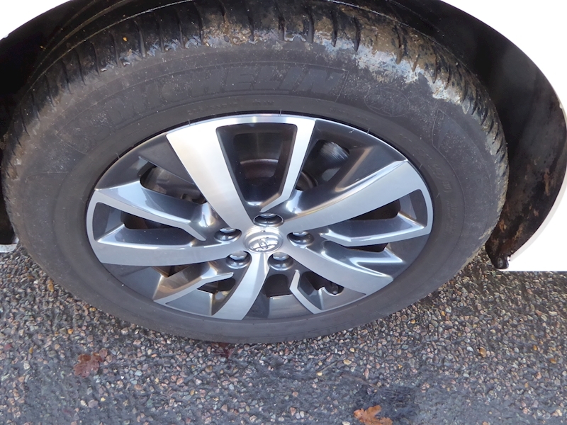 Toyota Proace Verso D-4D L1 Family Van With Side Windows 2.0 Manual Diesel