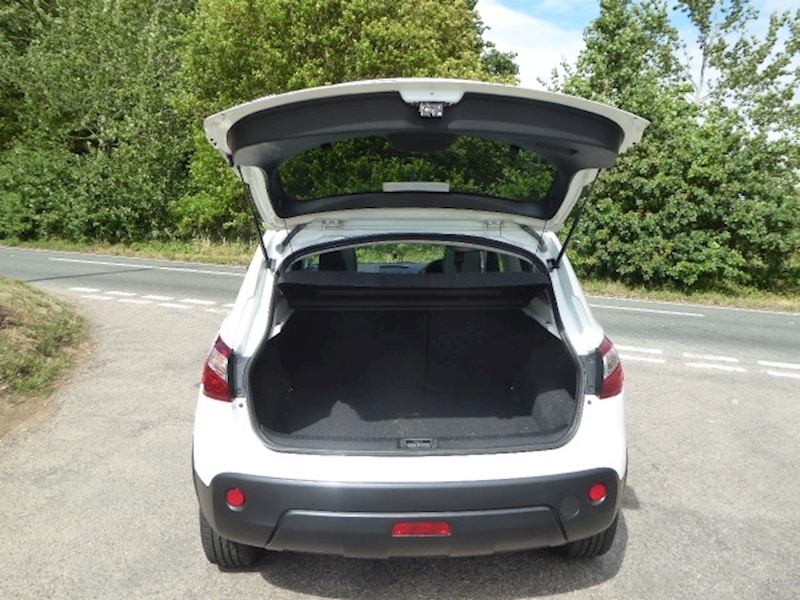 Nissan Qashqai 360 Hatchback 1.6 Cvt Petrol