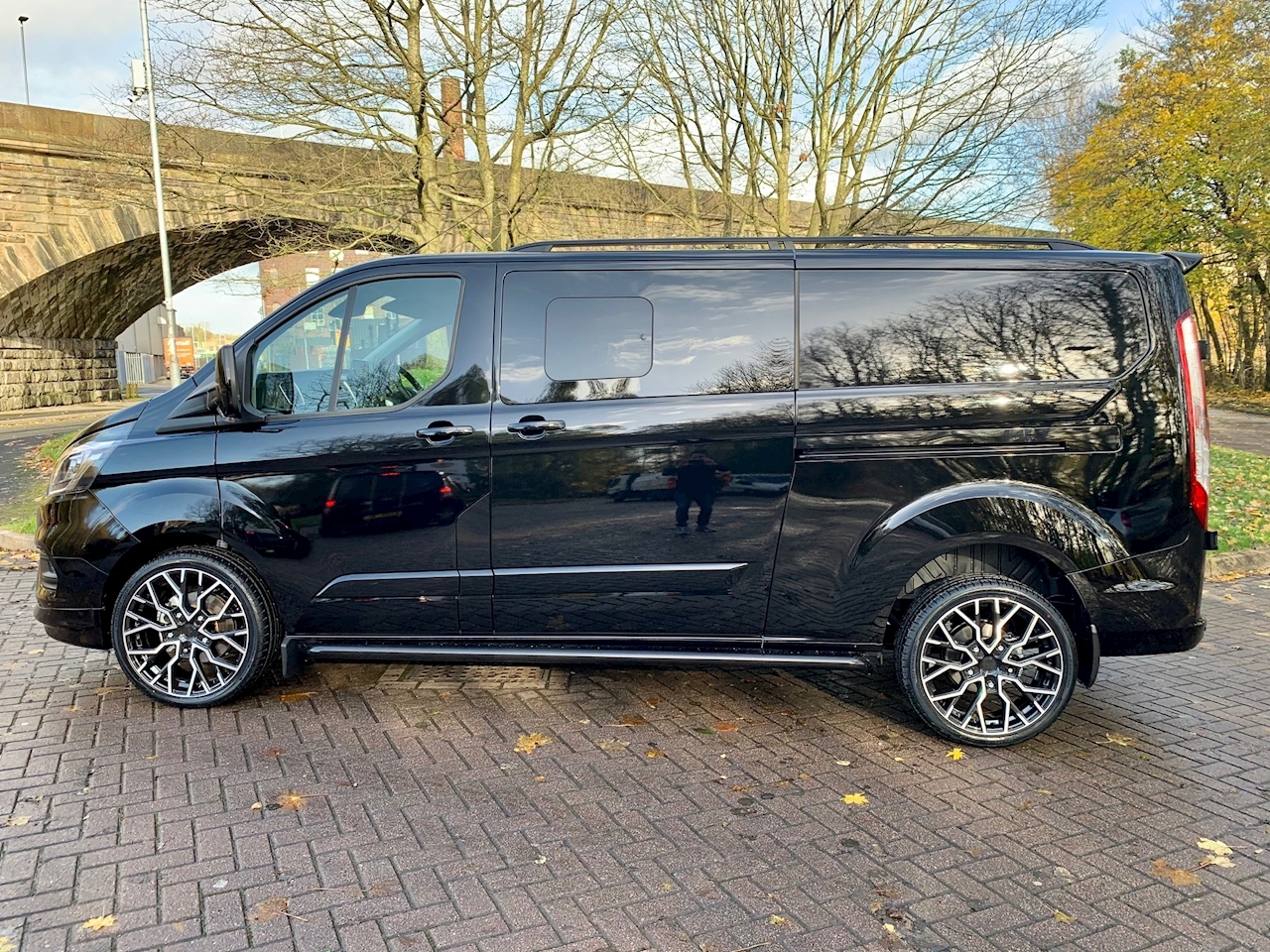 New 2022 Ford TRANSIT CUSTOM 320 L2 H1 LTD 130PS DCIV 2.0 PANEL VAN ...