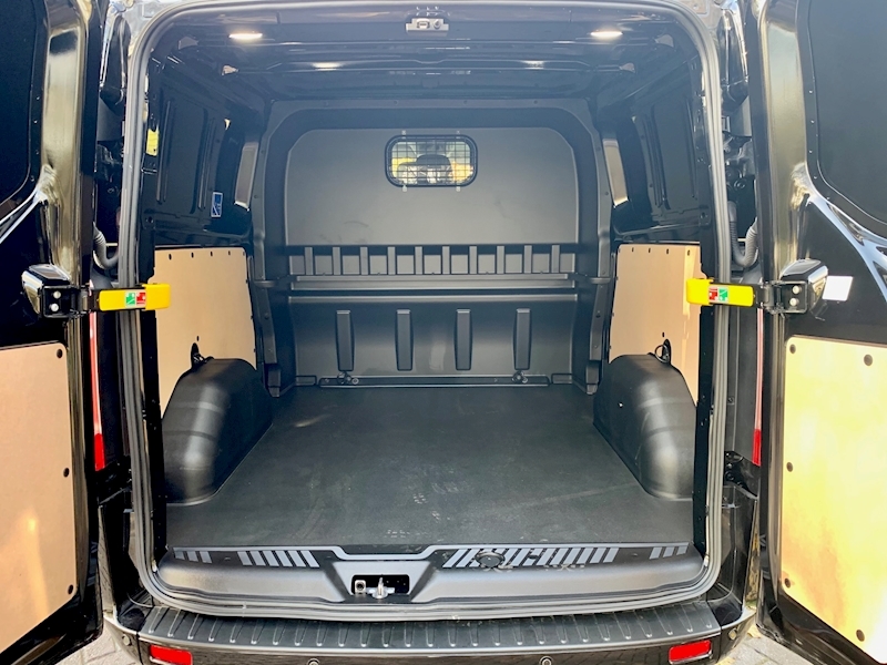 New 2022 Ford TRANSIT CUSTOM 320 L2 H1 LTD 130PS DCIV 2.0 PANEL VAN ...