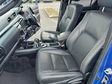 Hilux 2.8 D-4D Invincible X Double Cab Pickup Auto 4WD Euro 6 (s/s) 4dr