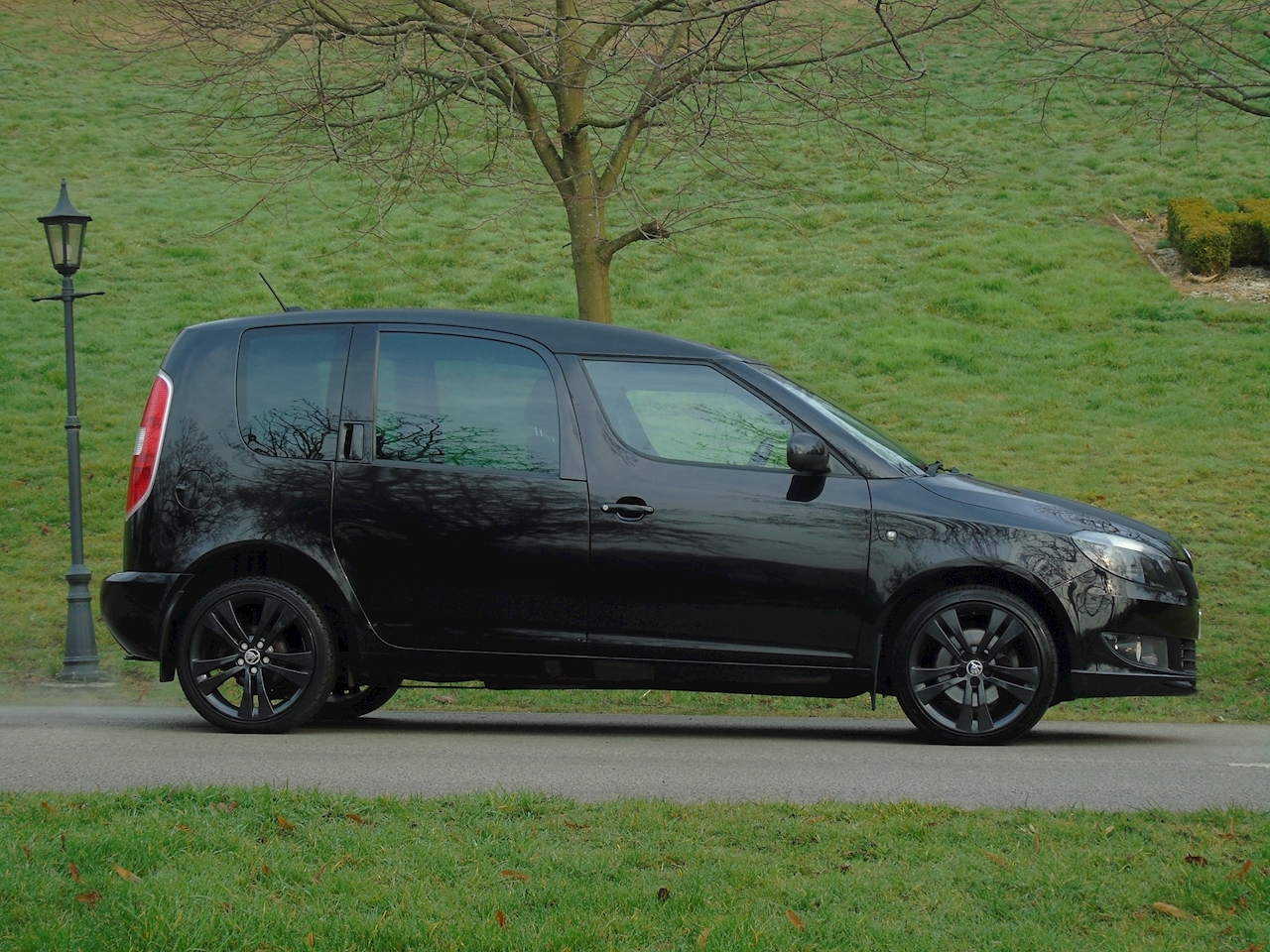 SKODA ROOMSTER black-edition Used - the parking