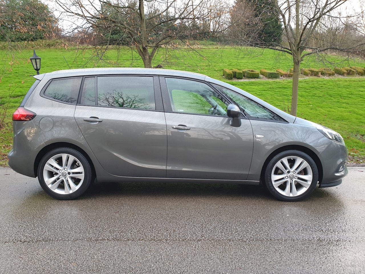 Used 2017 Vauxhall Zafira Tourer SRi Nav For Sale in West Yorkshire ...