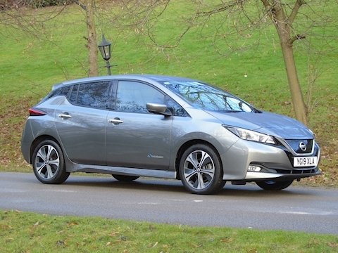 Nissan 40kWh N-Connecta Hatchback 5dr Electric Auto (150 ps)