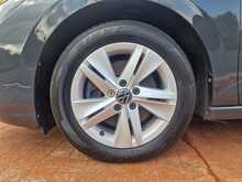 Volkswagen Golf TDI Life 