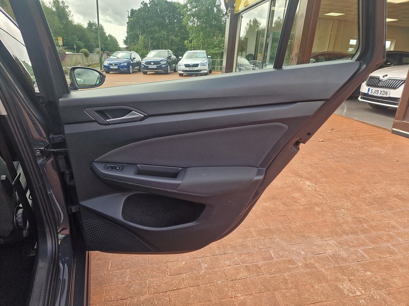 Volkswagen 2.0 TDI Life Estate 5dr Diesel Manual Euro 6 (s/s) (115 ps)