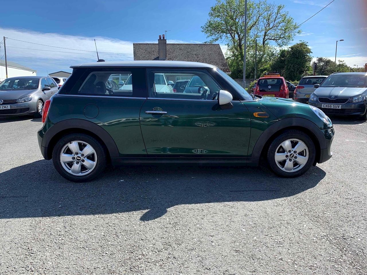MINI 1.5 Cooper D Hatchback 3dr Diesel Manual (s/s) (116 ps) Vehicle Details Neil Finlay Cars