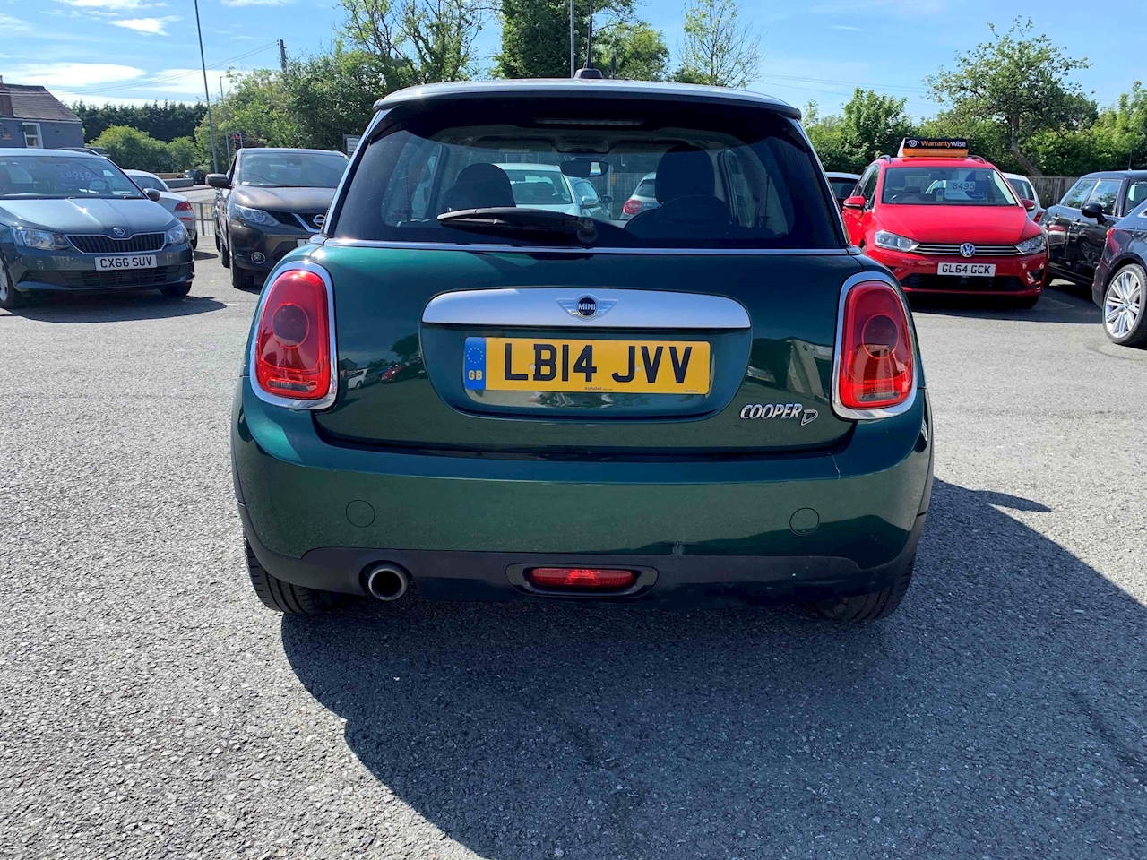 MINI 1.5 Cooper D Hatchback 3dr Diesel Manual (s/s) (116 ps) Vehicle Details Neil Finlay Cars