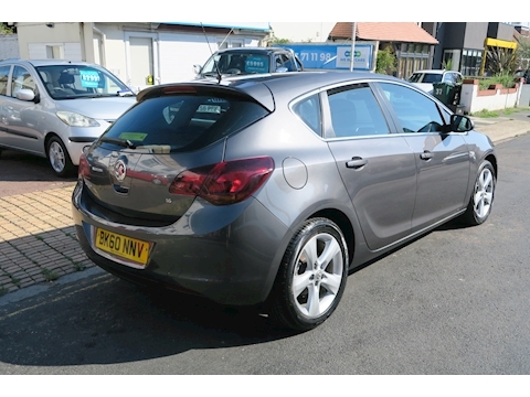 1.6 16v SRi Hatchback 5dr Petrol Euro 5 (115 ps)