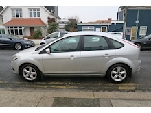 Ford Focus Zetec - Thumb 5