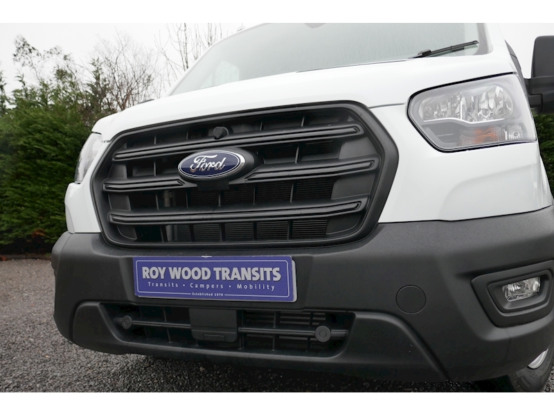 Ford Transit image 9