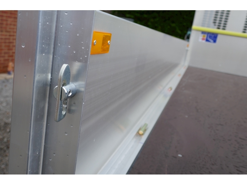 Ford 350 L4 130ps Dropside, Lightweight alloy body, Dual rear wheels 2.0 2dr Dropside Manual Diesel