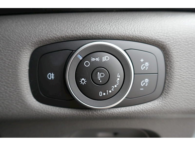 Ford 350 L4 130ps Dropside, Lightweight alloy body, Dual rear wheels 2.0 2dr Dropside Manual Diesel