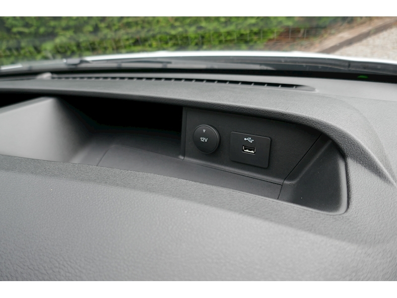 Ford 350 L4 130ps Dropside, Lightweight alloy body, Dual rear wheels 2.0 2dr Dropside Manual Diesel