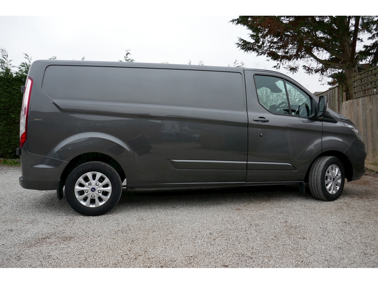 ford transit custom magnetic grey