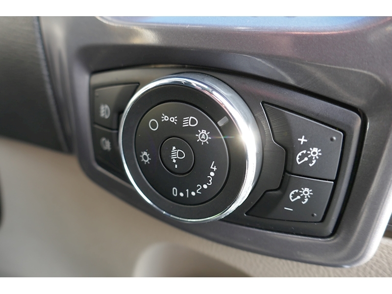 Ford Tourneo Custom Auto Camper Eco-Line Day Van 170ps Titanium series - 84
