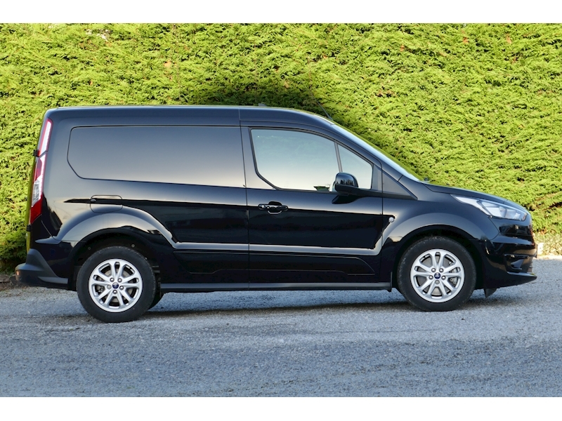 Ford Transit Connect image 13