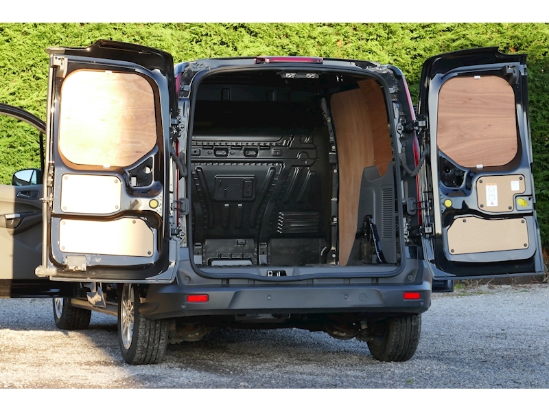 Ford Transit Connect image 21