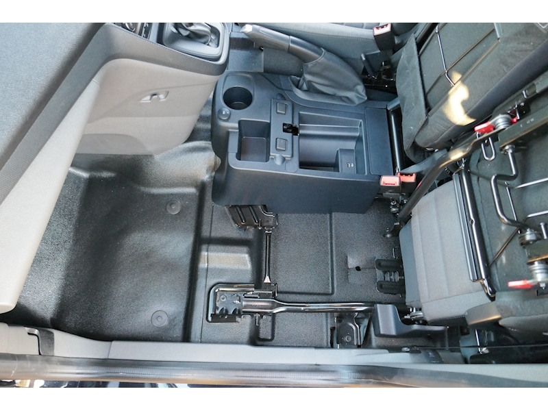 Ford Transit Connect image 29