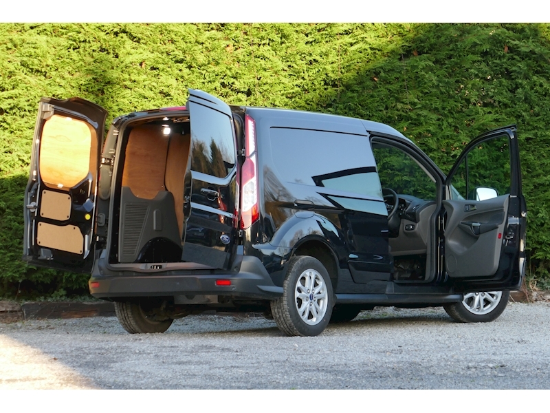 Ford Transit Connect image 16