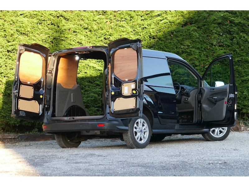 Ford Transit Connect image 17