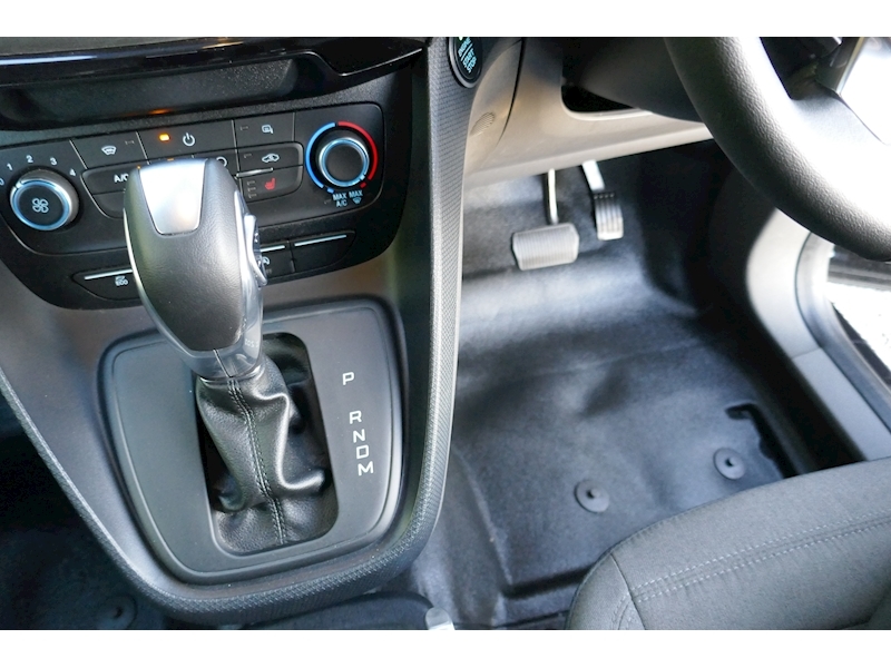 Ford Transit Connect image 37
