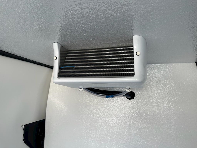 Peugeot 1.6 BlueHDi 1000 Professional Fridge van