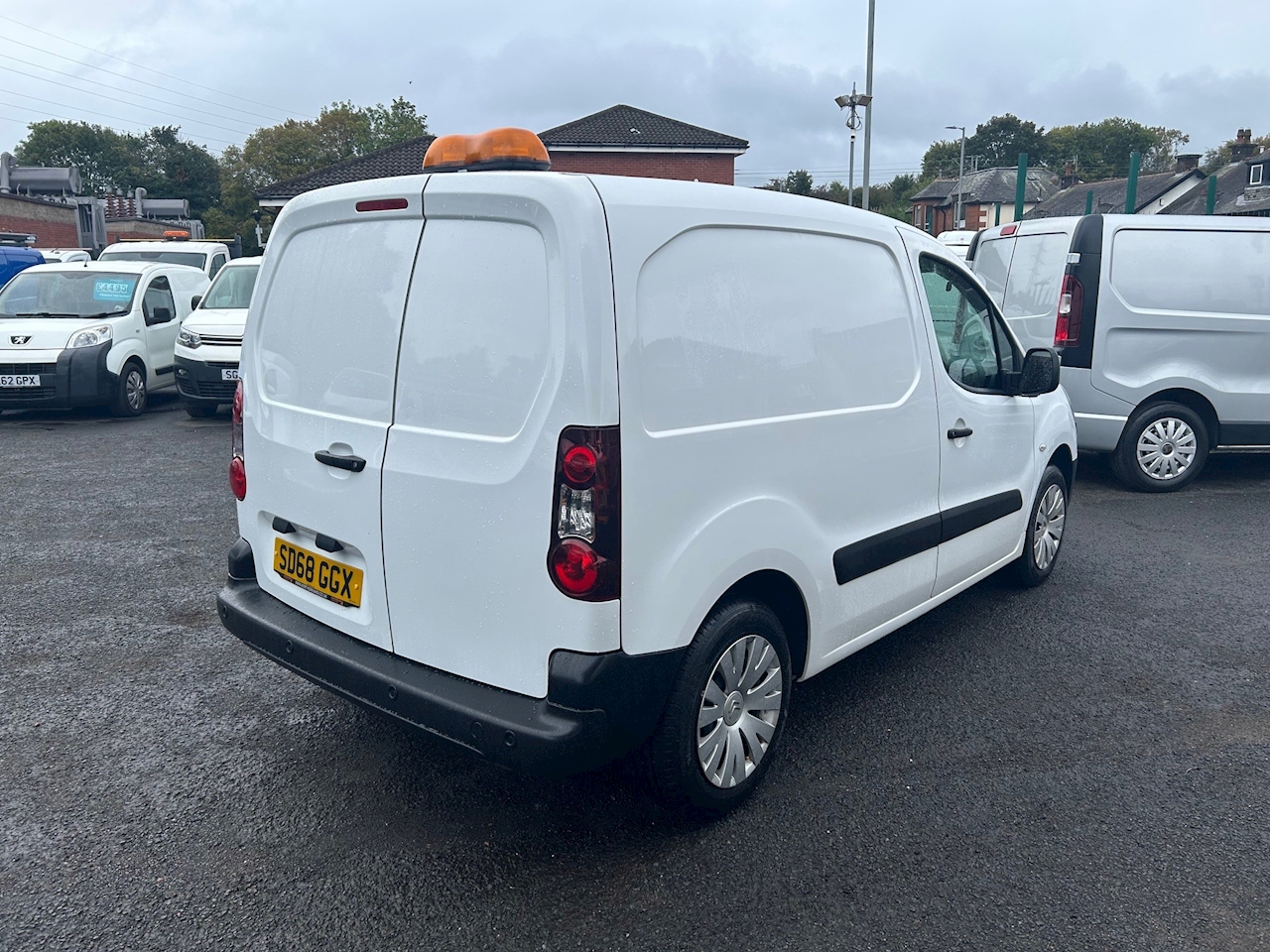 thumbnail image 2 of HT-ACCESSORIES Heavy Duty Grey Camo Van Seat Covers For Citroen Berlingo Enterprise – 2+1 Front Set 2 of 6