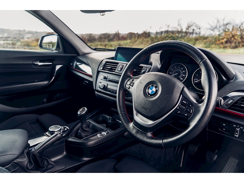 BMW 1 Series 116I Sport Hatchback 1.6 Manual Petrol