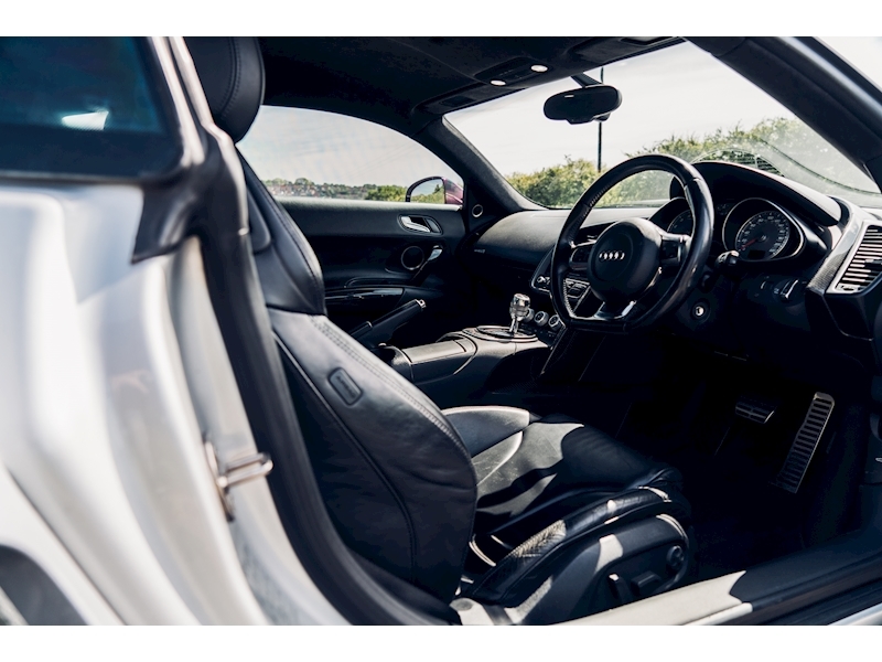 Audi R8 Quattro Coupe 4.2 Semi Auto Petrol