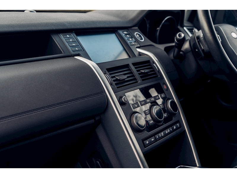 Land Rover 2.0 TD4 SE SUV 5dr Diesel Auto 4WD (s/s) (180 ps)