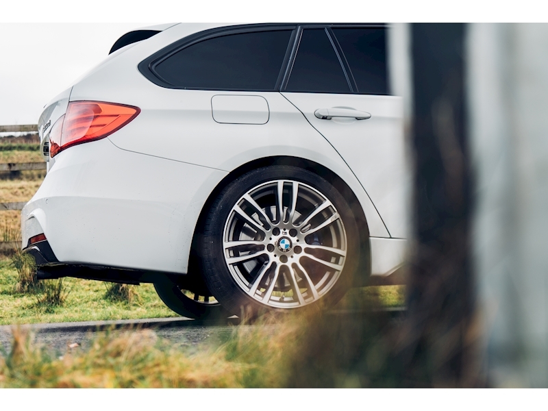 BMW 2.0 320d M Sport Touring 5dr Diesel Automatic (s/s) (127 g/km, 184 bhp)