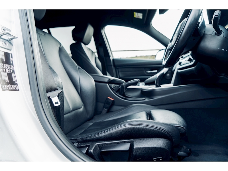 BMW 2.0 320d M Sport Touring 5dr Diesel Automatic (s/s) (127 g/km, 184 bhp)