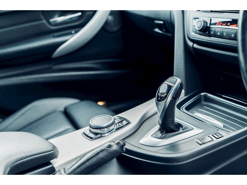 BMW 2.0 320d M Sport Touring 5dr Diesel Automatic (s/s) (127 g/km, 184 bhp)