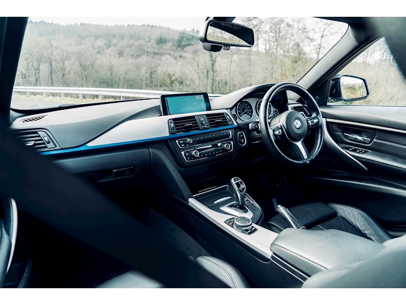 BMW 2.0 320d M Sport Touring 5dr Diesel Automatic (s/s) (127 g/km, 184 bhp)