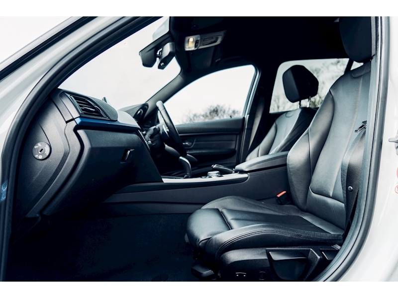 BMW 2.0 320d M Sport Touring 5dr Diesel Automatic (s/s) (127 g/km, 184 bhp)