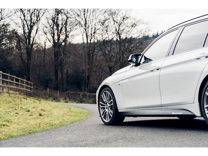 BMW 2.0 320d M Sport Touring 5dr Diesel Automatic (s/s) (127 g/km, 184 bhp)