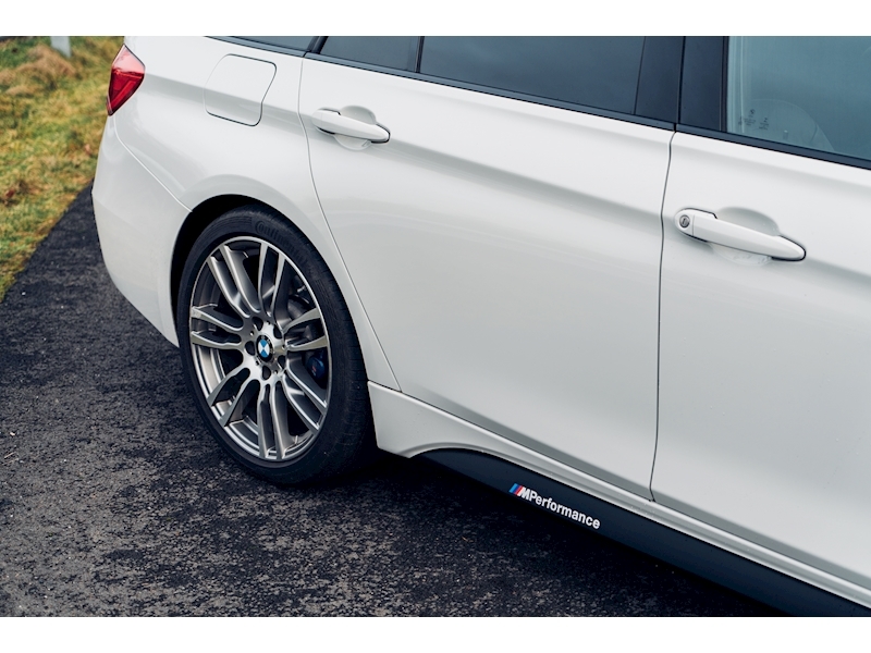 BMW 2.0 320d M Sport Touring 5dr Diesel Automatic (s/s) (127 g/km, 184 bhp)