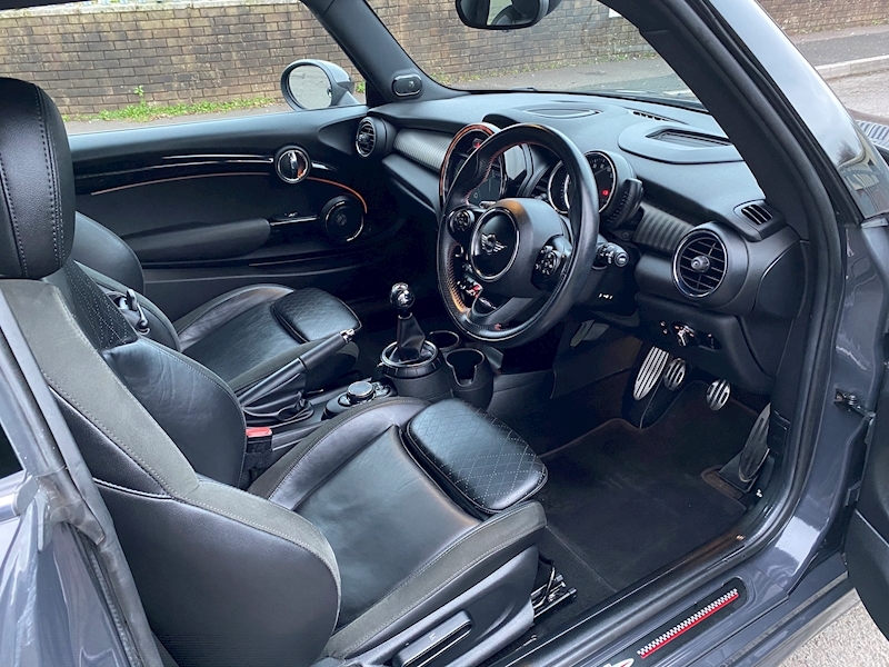 MINI 2.0 Cooper SD Hatchback 3dr Diesel (s/s) (170 ps)