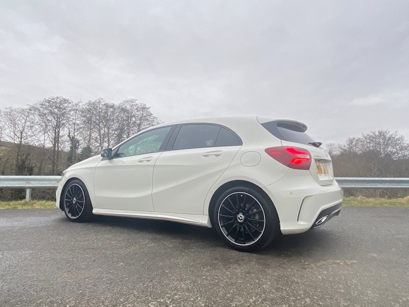 Mercedes-Benz 1.5 A180d AMG Line (Premium Plus) Hatchback 5dr Diesel (s/s) (109 ps)