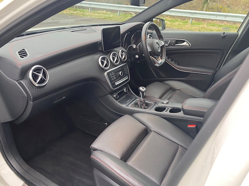 Mercedes-Benz 1.5 A180d AMG Line (Premium Plus) Hatchback 5dr Diesel (s/s) (109 ps)