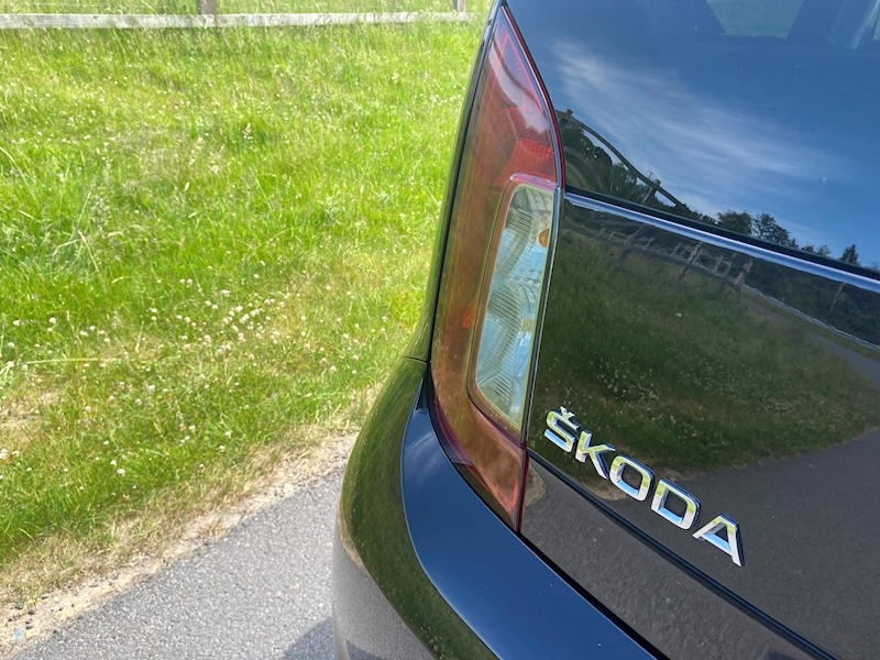 Skoda Citigo Black Edition Hatchback 1.0 Manual Petrol