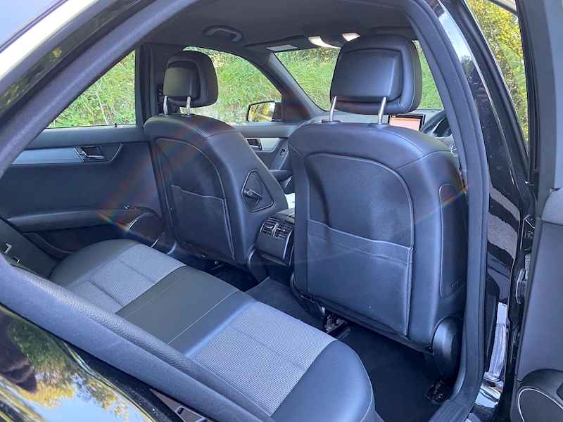 Mercedes-Benz 3.0 C350 CDI BlueEFFICIENCY Sport Saloon 4dr Diesel Automatic (174 g/km, 231 bhp)